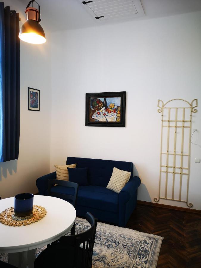 Weisz Apartment-City Center-Free Private Parking,Wifi,Ac Nagykároly Kültér fotó