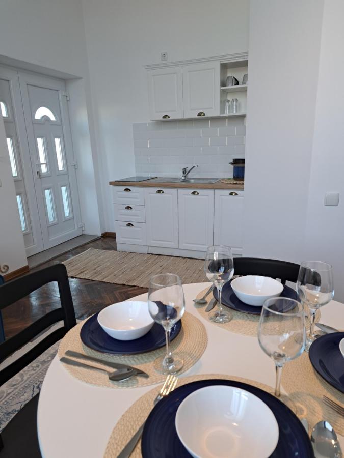 Weisz Apartment-City Center-Free Private Parking,Wifi,Ac Nagykároly Kültér fotó