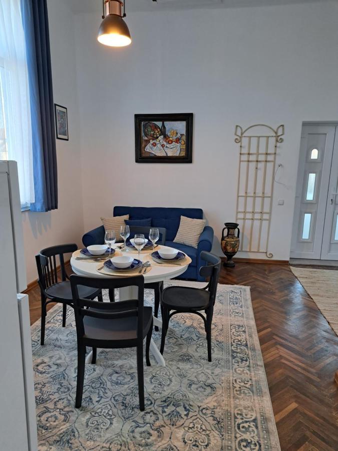 Weisz Apartment-City Center-Free Private Parking,Wifi,Ac Nagykároly Kültér fotó