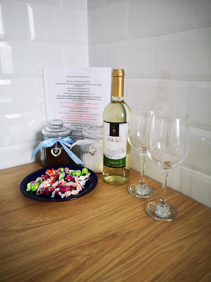 Weisz Apartment-City Center-Free Private Parking,Wifi,Ac Nagykároly Kültér fotó