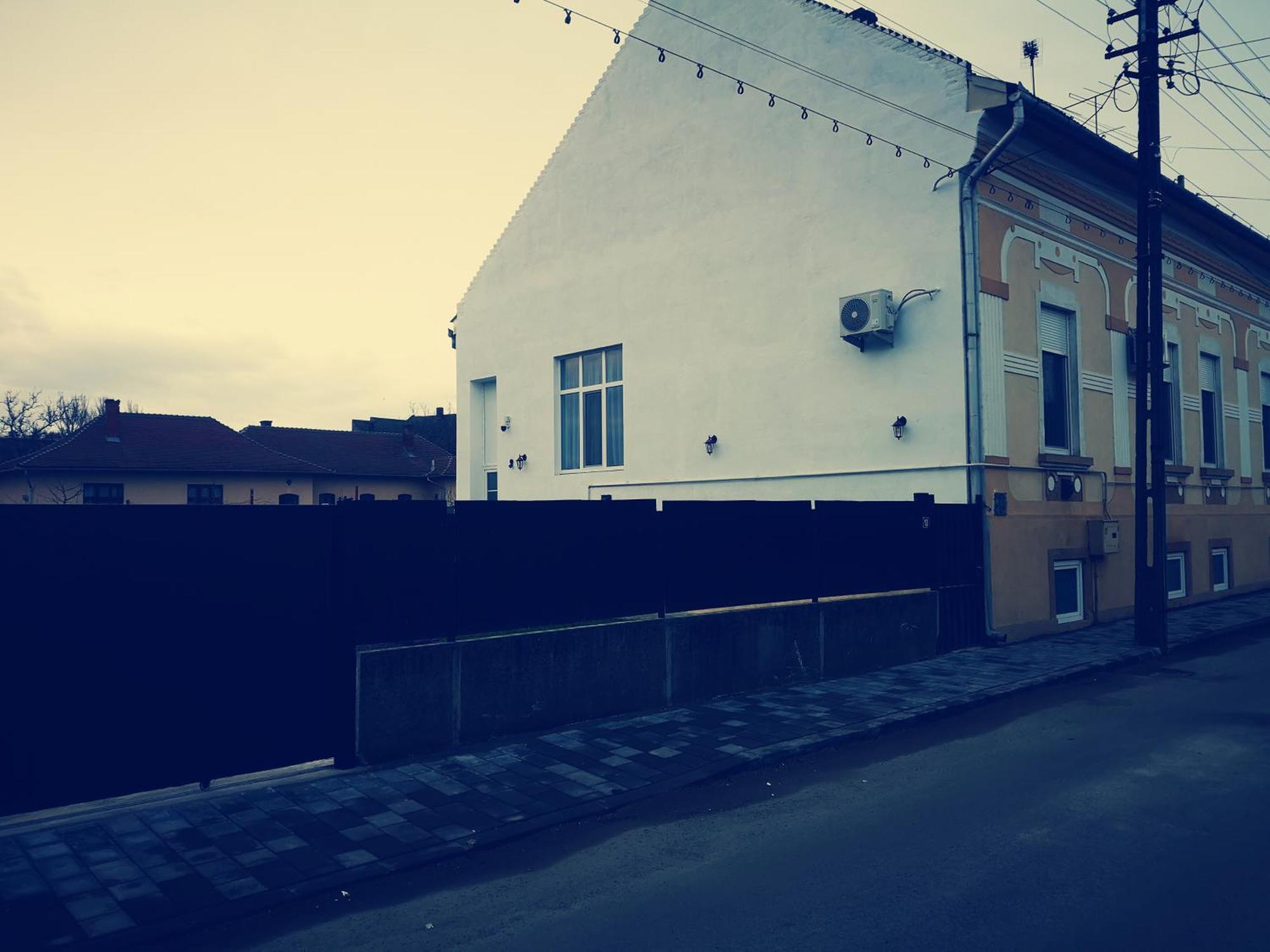 Weisz Apartment-City Center-Free Private Parking,Wifi,Ac Nagykároly Kültér fotó